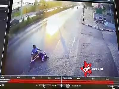 Mother and daughter are hit by pickup truck