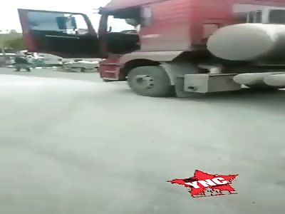 pretty girl dies crushed by truck