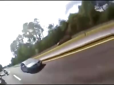 jetta  overturns for fighting with motorcyclists