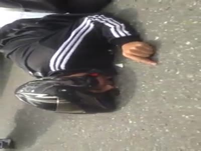 2 motorcycle thieves end up dead after trying to rob a mercedes