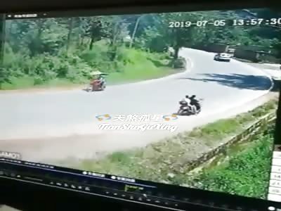 Live Accident Caught on CCTV Footage(36)