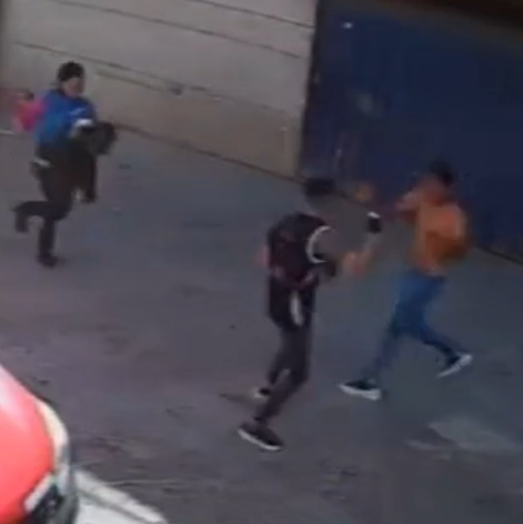Knife Wielding Robber Gets Stabbed and Killed With His Own Knife In Argentina