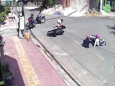 Vietnam: The accident of two bikers