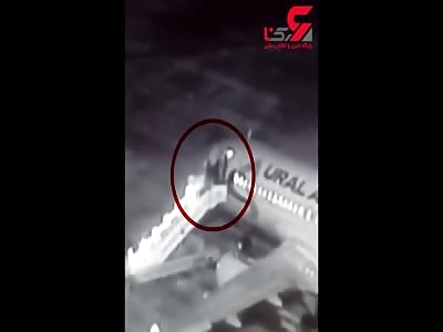 Fatal fall when boarding an aircraft