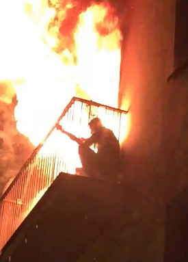 Man Burned to Death Trapped on Balcony