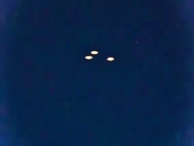Tri-light UFO, again. Stockton, CA