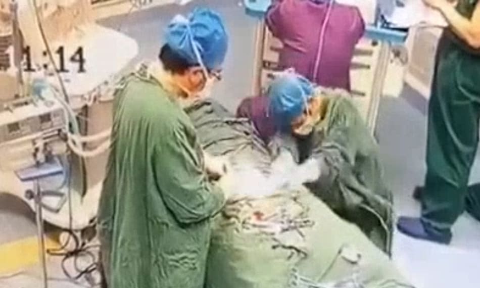 Doctor Drops Dead During Surgery