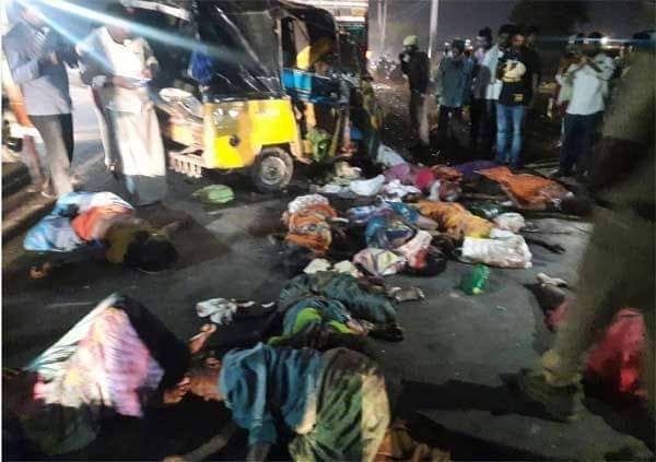 Multiple Killed When Truck Hits Rickshaw Head On