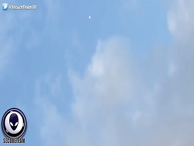 UFO Posing As A Plane s Man Recording It