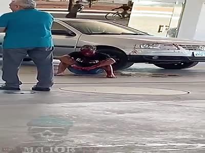 Thief vomiting blood after gets shots in robbery