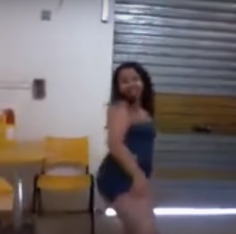Mom catches daughter twerking, what happens next is hilarious