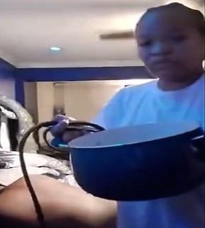 Bitch Pours Boiling Water on Cheating Boyfriend on Live.