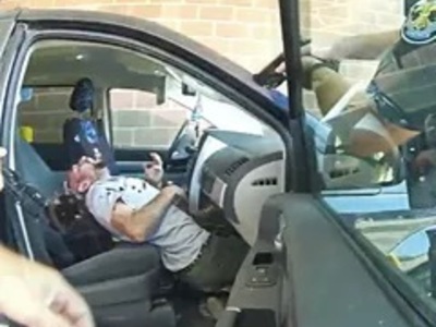 Cop Shoots Man Trying to Carjack Woman in Walmart Drive-Thru