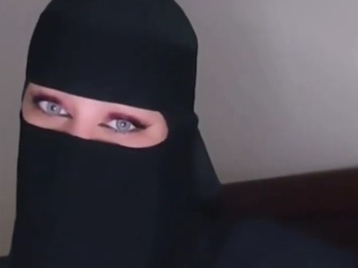 Oh NO.   Muslim Hijab Girl sends her Man a Sexy Video