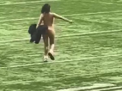 Naked Woman found a Great Way to get a LOT of Attention