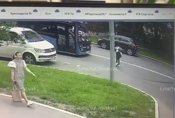 A Girl deliberately and Epically jumped under a Bus.