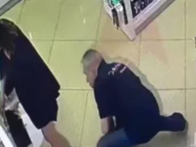 This Guy is Desperate! Wow