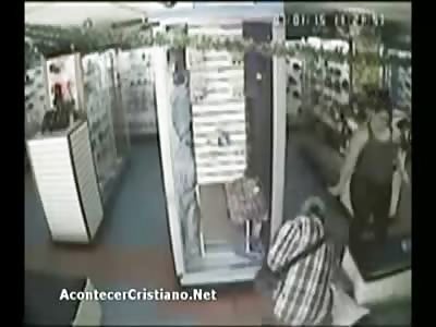Thief Dies of a Heart Attack While Robbing Store... But, the Customers React Strangely and Start Praying For Him