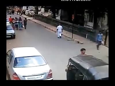 Brutal CCTV shows Man Killed from Behind by Speeding Motorcycle