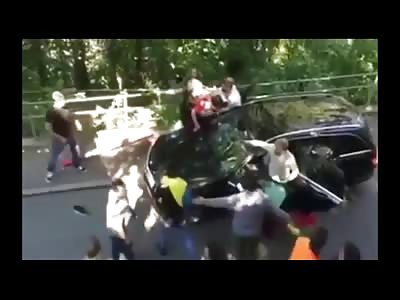 Refugees in Switzerland get Some Brutal Instant Justice for Attacking Family in Car 