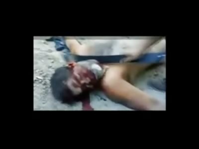 Man in Mexico slowly gets his Head Sawed off with a Dull Machete