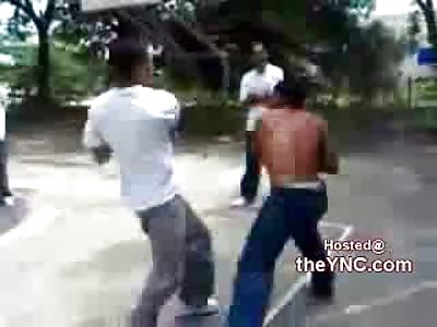 Tough Black Dude Ends Fight with Great Flurry