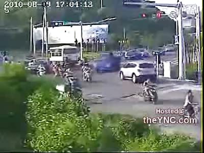 Red Light Running Blue Truck Kills 3 Cyclists in One Shot