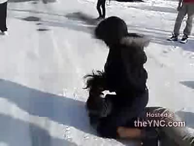 Phenomenal Mom Cheering on Her Daughter to Whoop Girls Ass