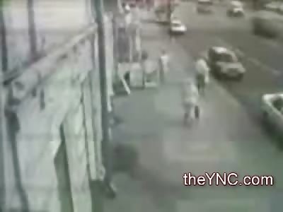 Shocking Video of a Bus Killing 2 Pedestrians Walking on the Sidewalk