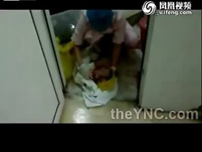 CHINA: Premature baby dumped in toilet 