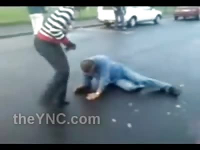 Black Lady Beats and Humilates White Guy in the Middle of the Street...LOLOL