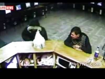 Man Sets Internet Cafe on Fire Gets Beaten Prior to Lighting the Match