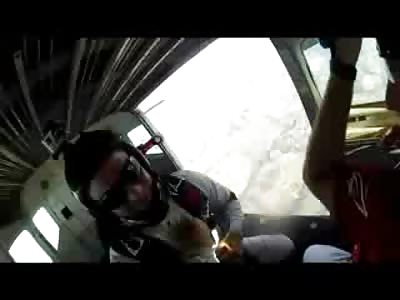 Parachutist Killed Instantly when he Hits an Airplane (Man with Head Cam was Killed)