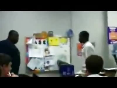 Teacher ends Fight in his Classroom the Way a leader Should...
