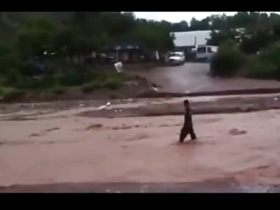 Homeless man Fed up with Life Commits Very Bizarre Suicide by Jumping into Flooding River