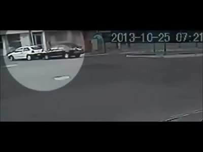 Thief tries to Rob a Woman and gets shot 5 times