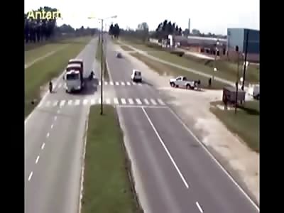 Ouch..Motorcyclist falls off Bike and hits Median Breaking his Back 