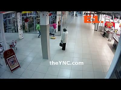 Shock Video shows Female Stalked and then Brutally Beaten in a Shopping Mall by 2 Young Girls (Use Full Screen Mode for Better View)  