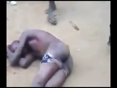 Death by 1000 Cuts..African Man is Stabbed and Beaten by Crazy Mob