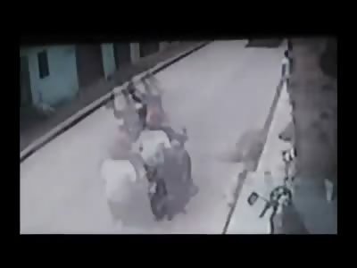 Shock Video shows 14 Year Old Girl Executed in the Street..Killers on Motorcycle Come Back to Finish Her Off in the Road