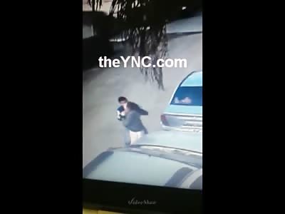 Scumbag Chokes and Beats his Girlfriend in the Street