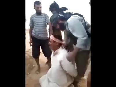 Man is Savagely Beheaded While His Executioner Proclaims there is no God But Allah