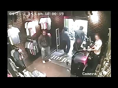 Men Bum Rush a Store Employee While hes Working Whooping his Ass