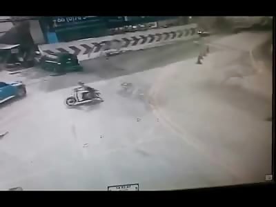 Car in the Street is Completely Flattened against a Wall by a Bus in Brutal Accident 