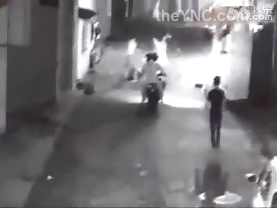 Viscous Gang Violently Attack man with Machetes in the Street