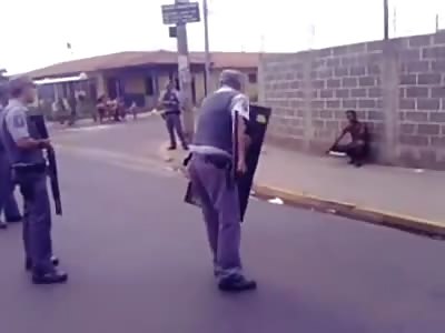 Police vs Man with machete = Police wins