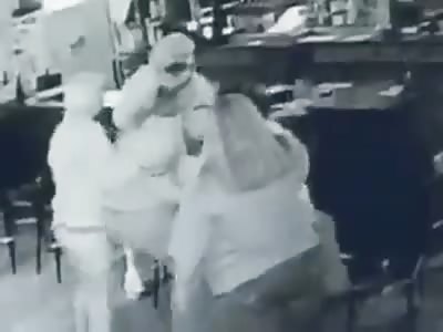 Man steals wallet from guy having a heart-attack  