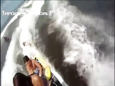 Amazing: Firefighter rescues an entire family from drowning 