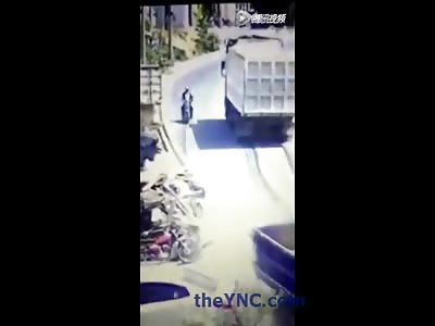 Short Video of Double Riding Bikers Killed by Out of Control Truck 