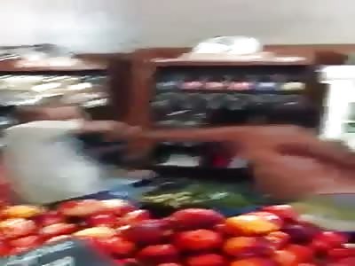 Puerto Ricans Fight Inside Produce Mart in Brooklyn